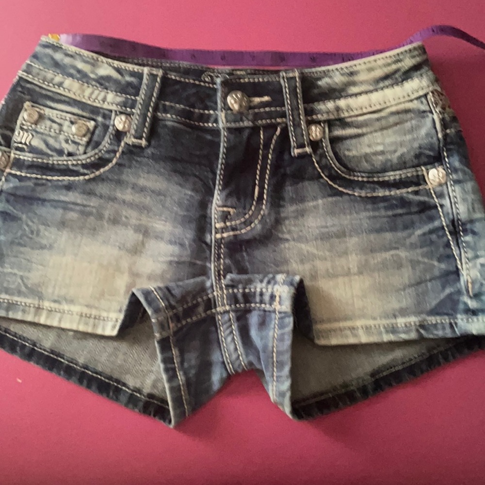 Miss me low rise short sz 24 nwot took them off before I tried on
